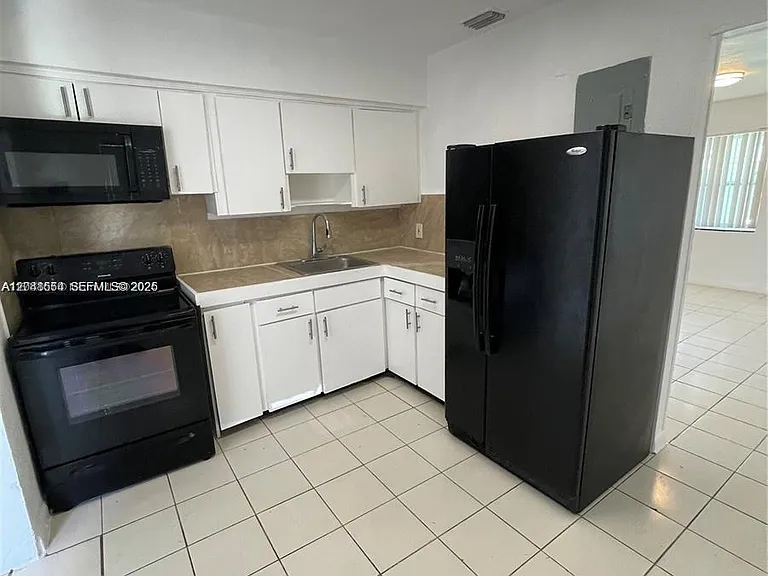 2435 Plunkett St — Photo 6