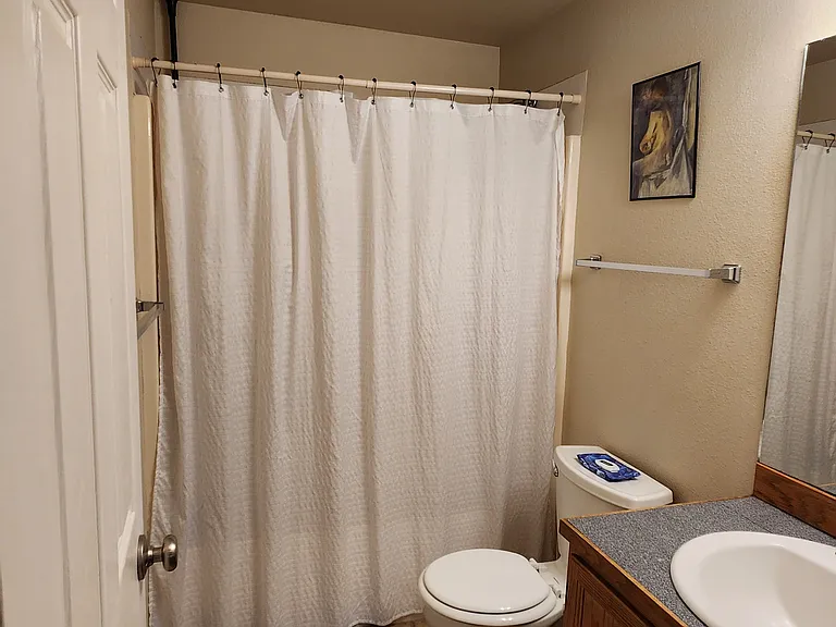 2114 N Yellowstone St #B — Photo 3