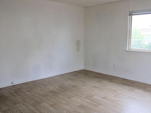 5th image of 517 S R Street