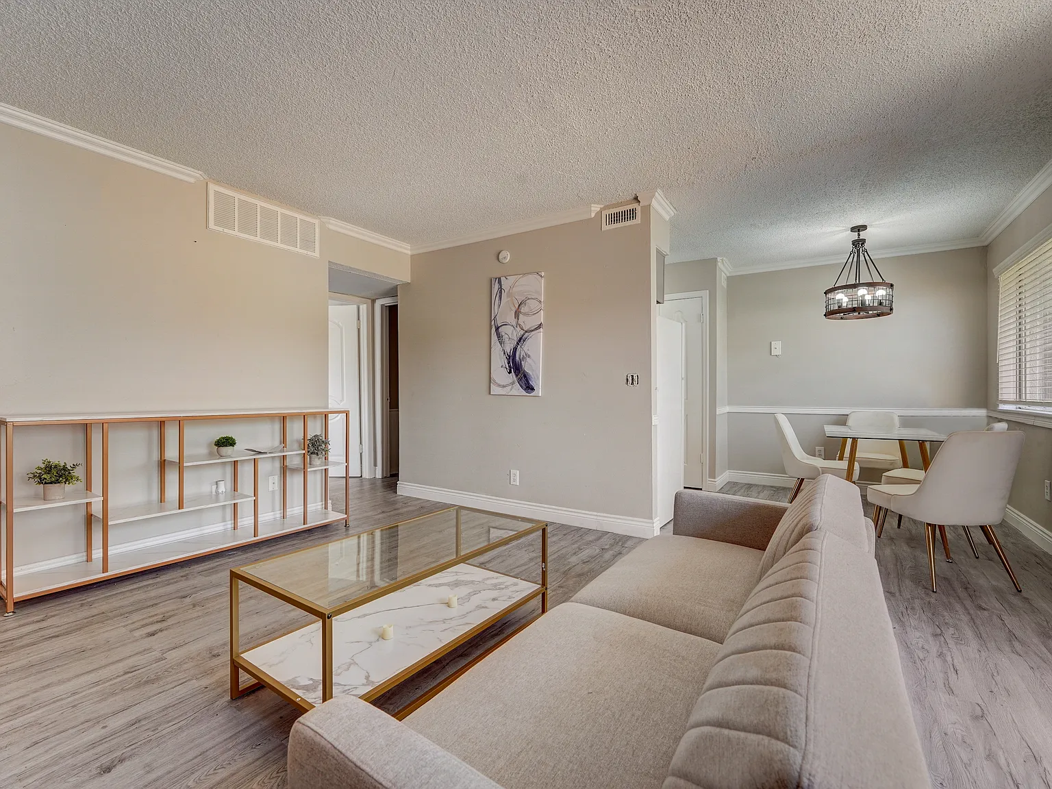 717 Ventura South Apartments — Photo 1