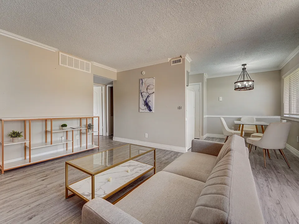 717 Ventura South Apartments