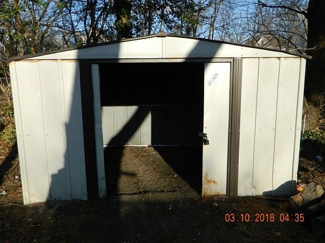 2nd image of 322 E Broad St