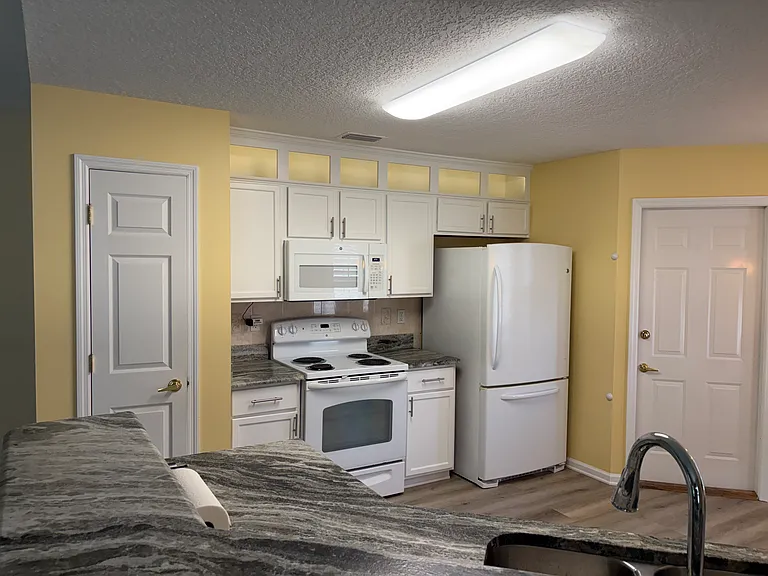 2097 W Lymington Way — Photo 6