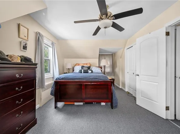 325 College Avenue image 18 of 27