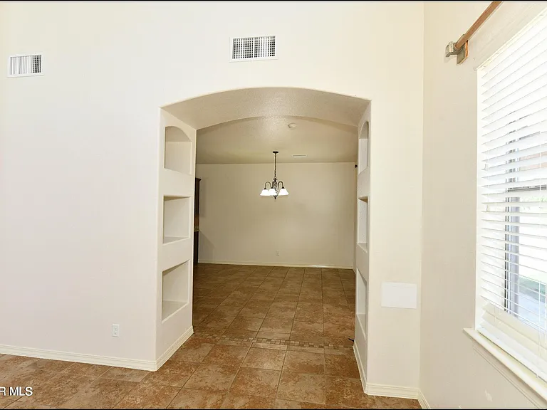 14309 S Cave Ave — Photo 11