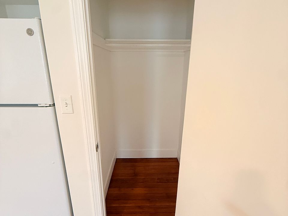 1st image of 30 Fordham Rd #22