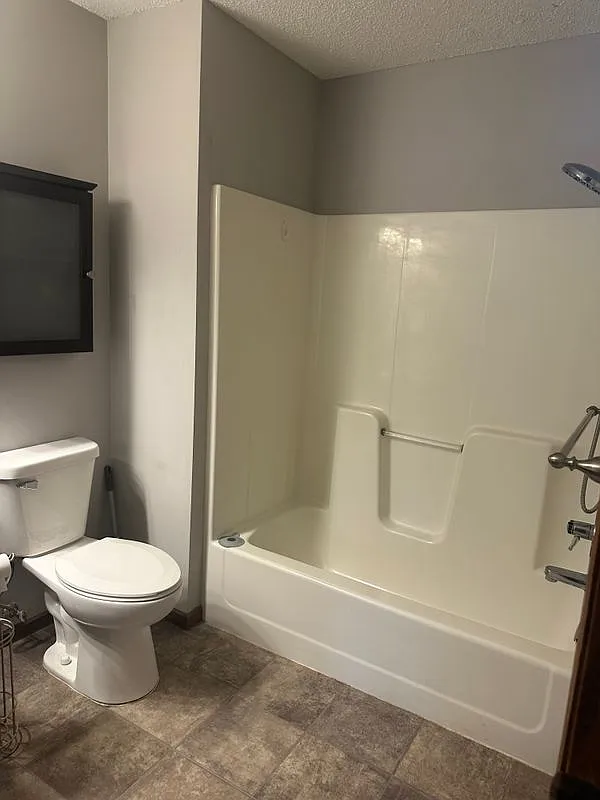 3 bed, 2.0 bath, 1650 sqft, $1,950 — Photo 4