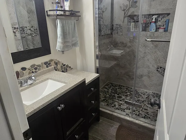 203 Easy St — Photo 3