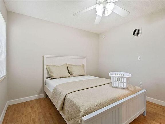 3rd image of 333 SE Martin Ave #21