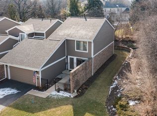 2136 Timber Ln, Wheaton, IL 60189