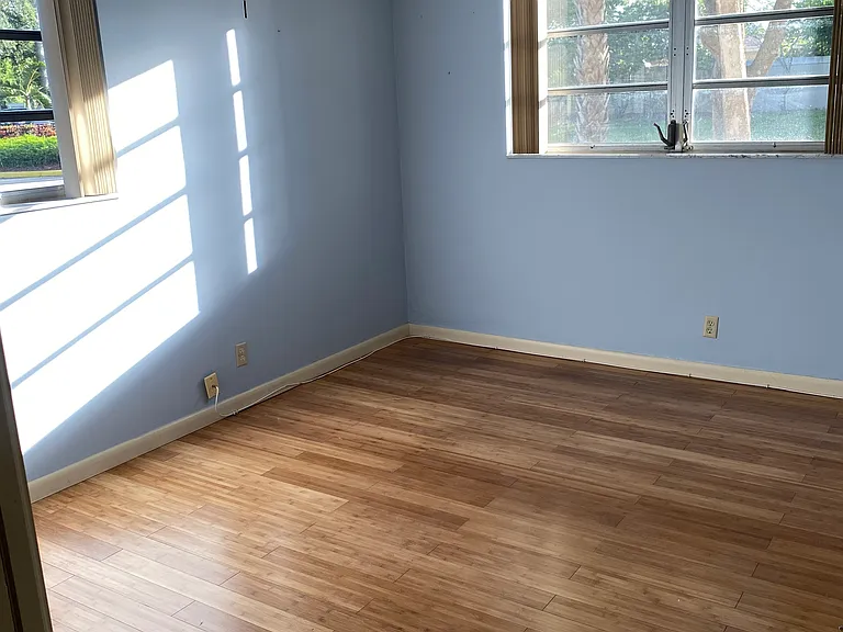 2571 Aragon Blvd #122 — Photo 9