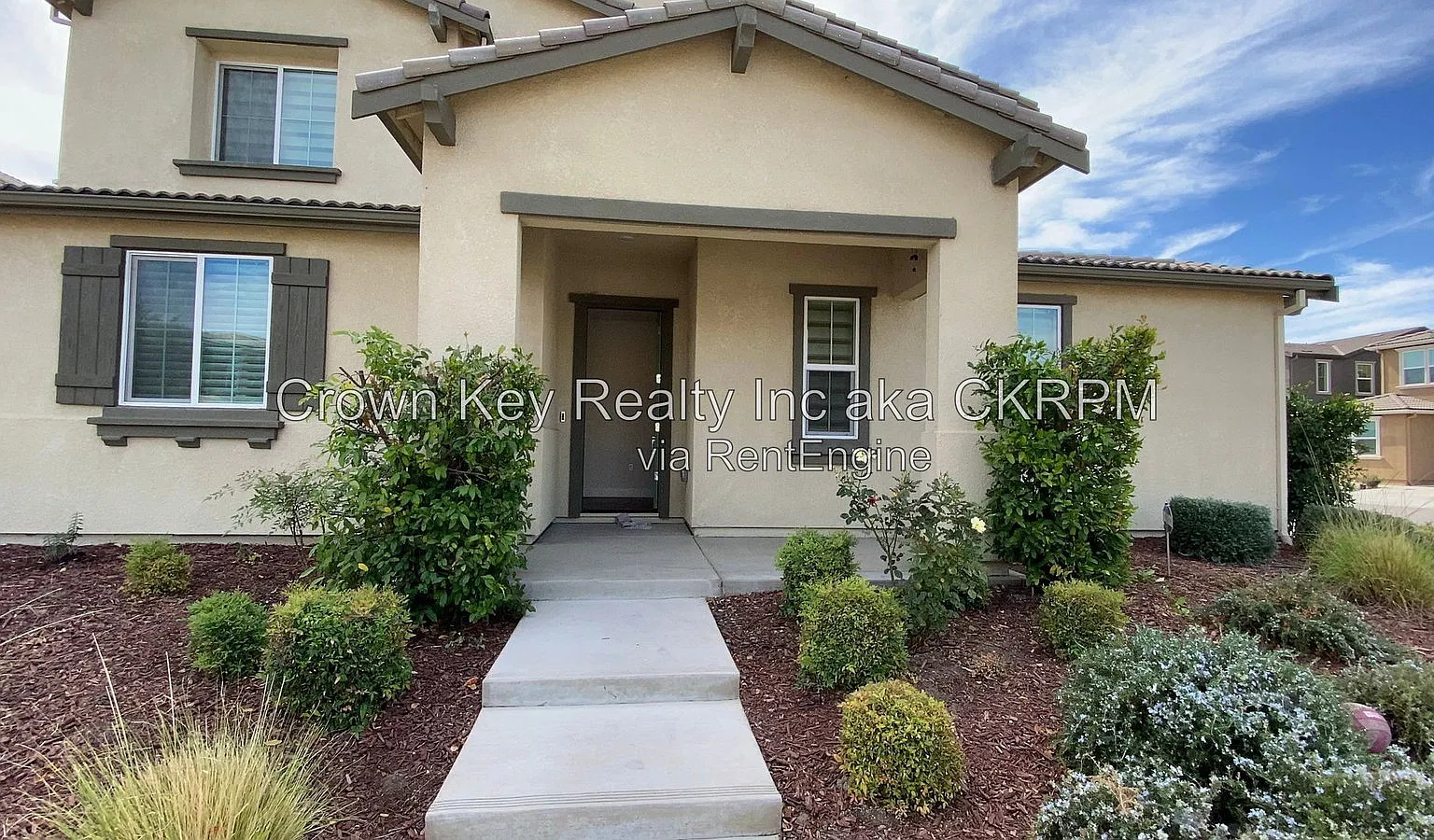 4 bed, 3.0 bath, 1878 sqft, $3,200 — Photo 2