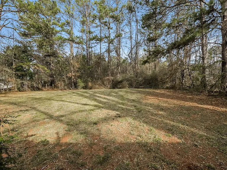 6490 Executive Dr — Photo 16