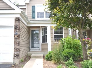 755 Savannah Ln, Crystal Lake, IL 60014
