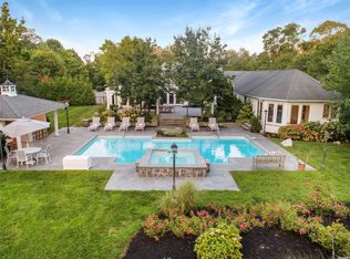 11 Knutson Ct, Lloyd Harbor, NY 11743