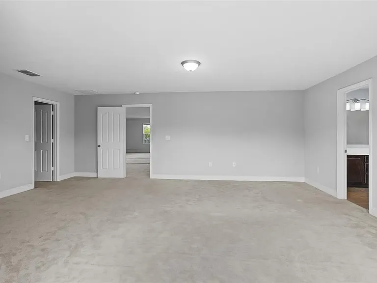1516 Angler Ave — Photo 8