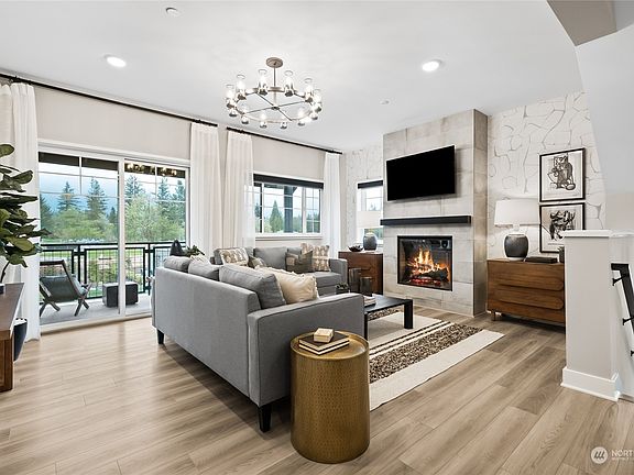 3rd image of 1201 Boulder Way SE #305