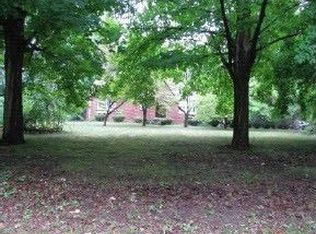 21063 Berg Rd, Southfield, MI 48033