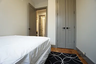 Rented by Rennit Inc.