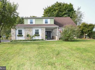 10 Stanford Dr, Richboro, PA 18954