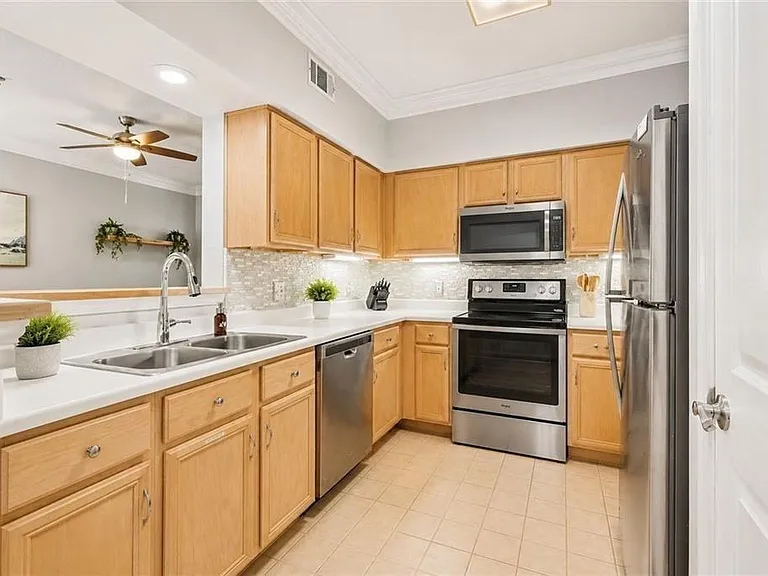 3777 Peachtree Rd NE #1105 — Photo 7