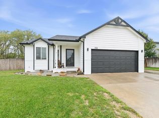 216 W Poplar St, Goddard, KS 67052