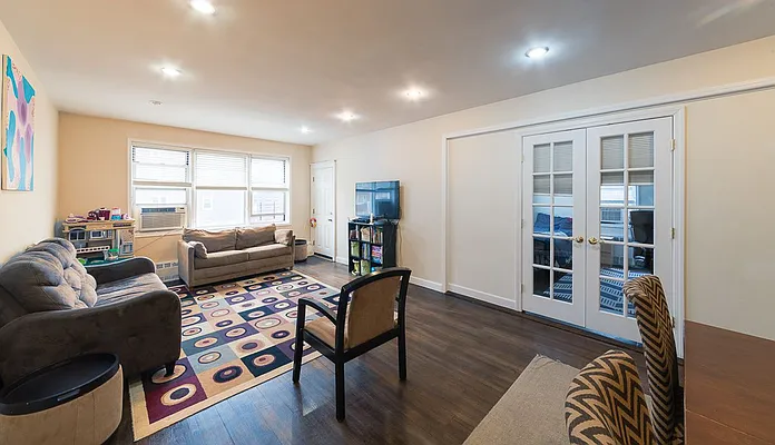 Sold by Silversons Realty LLC | media 14