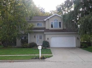 190 Lynne Trl, Oregon, WI 53575