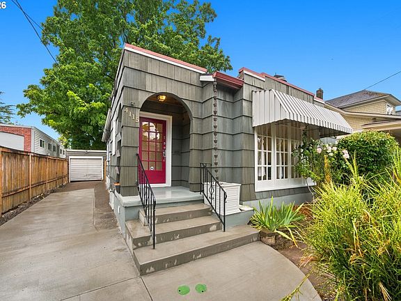 3rd image of 4115 SE Gladstone St