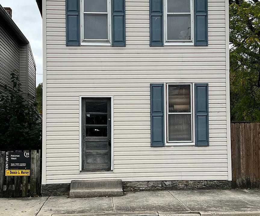 2nd image of 320 N Mechanic St
