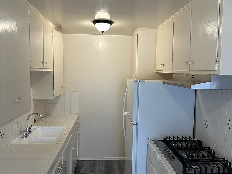 620 S Flower St #8 — Photo 5