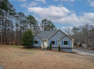 715 Lake Point Dr, Woodstock, GA