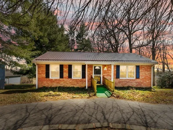 1115 Holston Rd, Wytheville, VA 24382