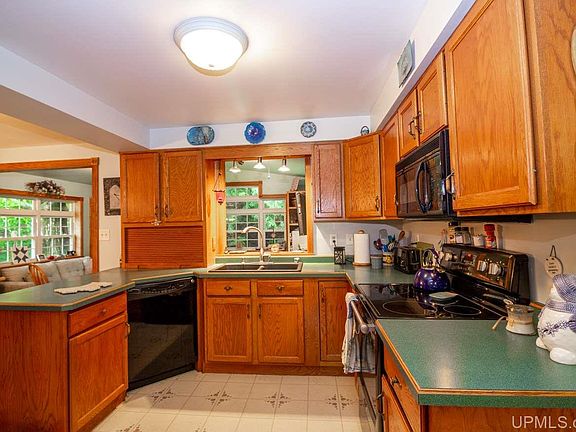 3rd image of 518 Forest Park Dr
