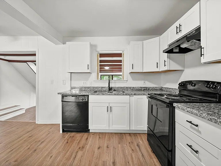8327 Bonner Dr — Photo 16