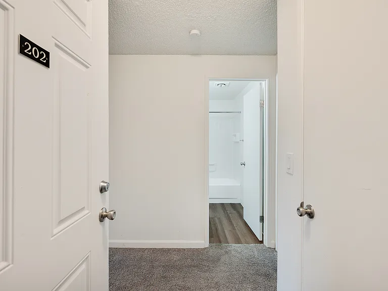 Crystal Springs Apartments — Photo 46