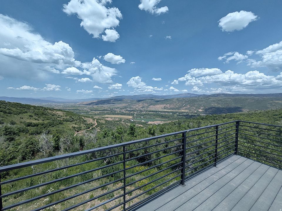 1st image of 4985 Woodland Way