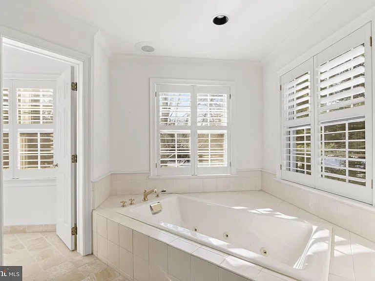 841 Mount Moro Rd — Photo 38