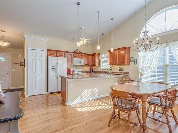 5th image of 4964 Wintersweet Dr