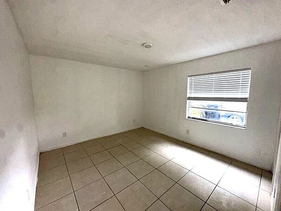 3rd image of 5523 Lehigh Ave #5523