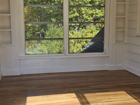 5th image of 76 Fellsview Rd Floor 2
