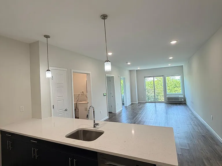 315 Lake St #202 — Photo 3