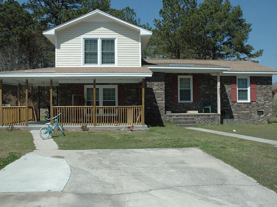 1st image of 125 Roberta Dr #A