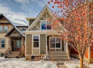 15 NE New Brighton Cmn SE, Calgary, AB T2Z 0T9