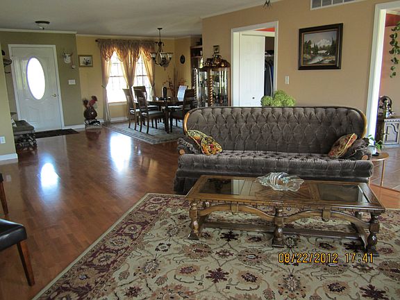 3rd image of 9 Kelsey Dr
