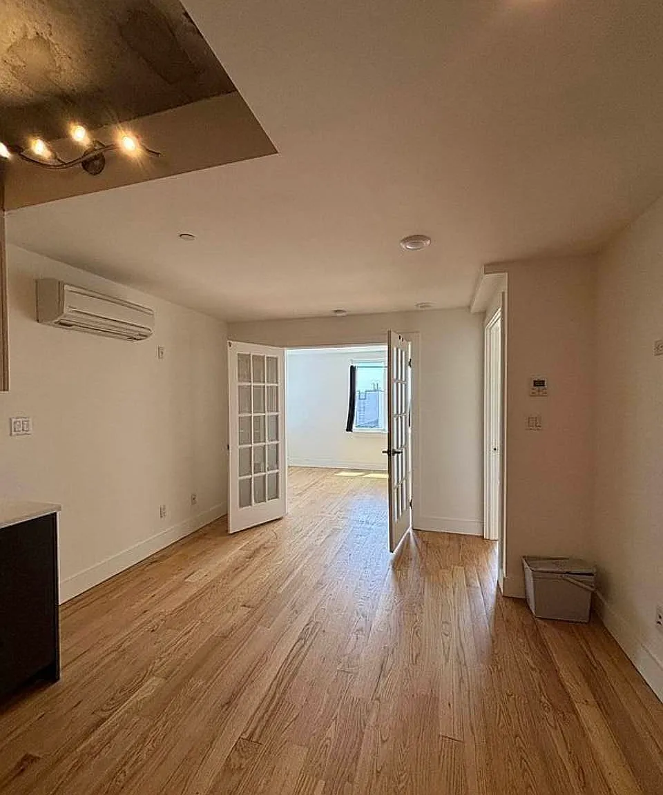 200 Linden Boulevard — Photo 4