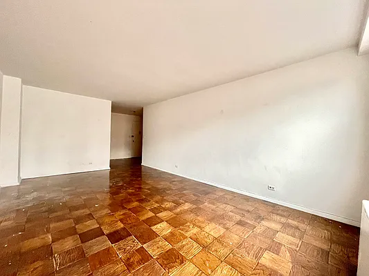 Rented by Addison Property Group | media 10