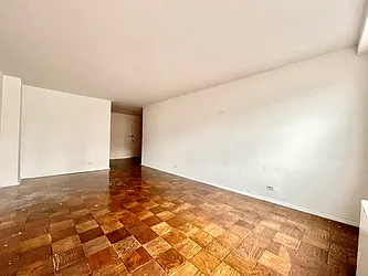 Rented by Addison Property Group