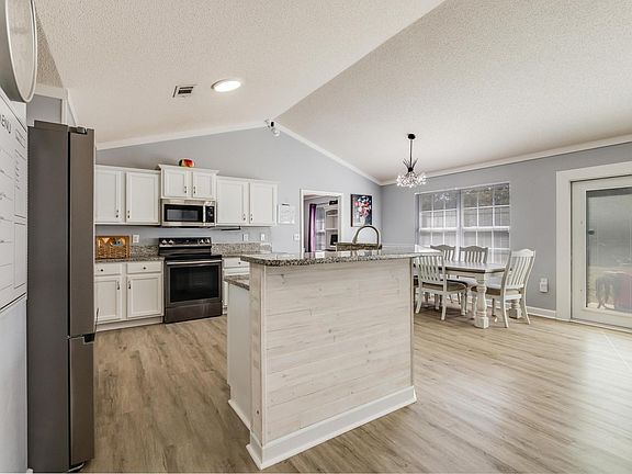 3rd image of 4694 Bobolink Way