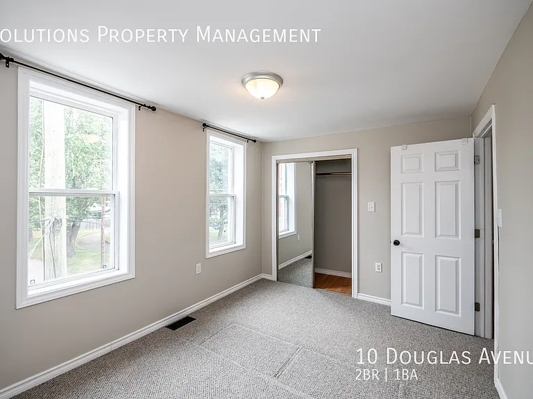 10 Douglas Ave — Photo 16